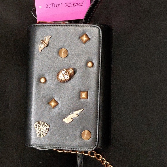 BETSEY JOHNSON Goth Black Crossbody - Picture 4 of 12